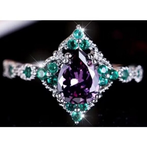 Pear Cut purple Sapphire & Emeralds Engagement Wedding Ring Set in Titanium - Picture 4 of 10